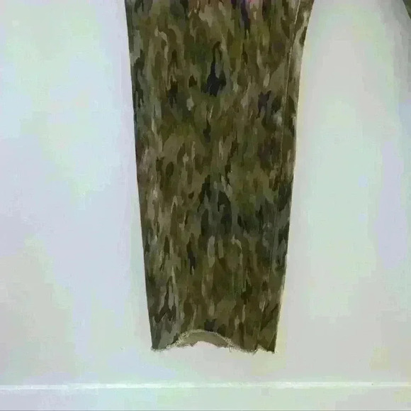 ROYALTY FOR ME | Women's Camo Dog Bite Hem  Drawstring Joggers Size 1X - Picture 4 of 6